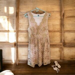 Sui by Anna Sui women’s pink and gold lace fit and flare Midi dress size: Large